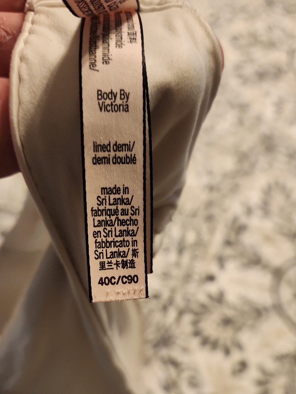 Victoria's Secret Body By Victoria Lined Demi Bra - Picture 5 of 5
